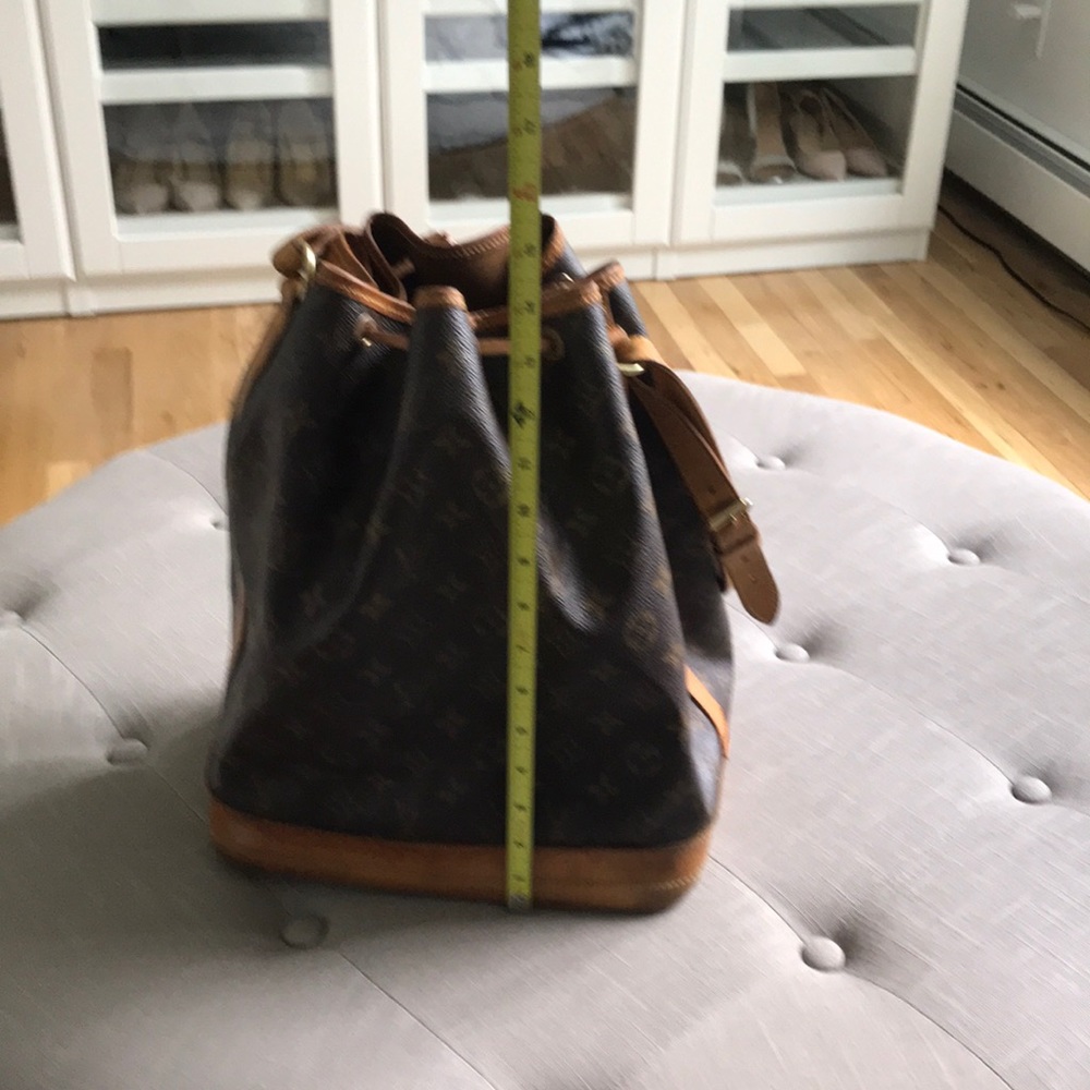 Louis Vuitton Champagne Bag - Picture 3 of 7